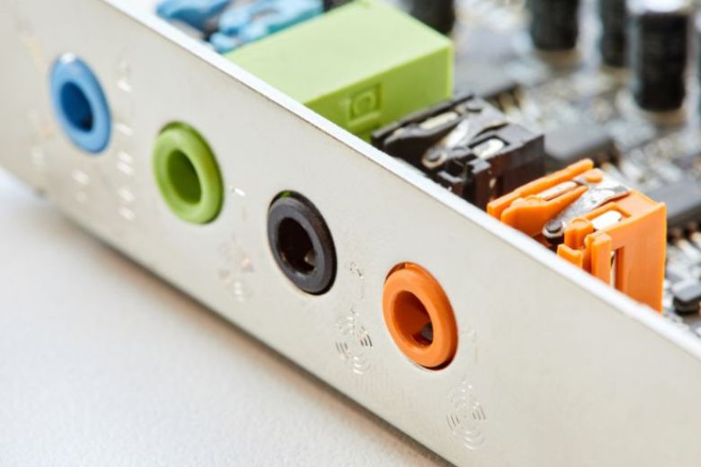 Sound Card là gì? Cấu tạo, tính năng & Hướng dẫn kết nối chi tiết 11 Sound Card là gì