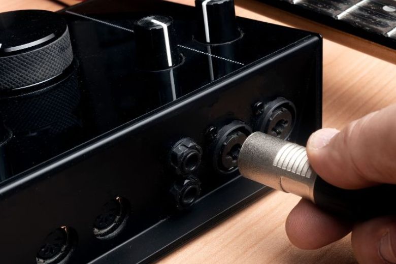 Sound Card là gì? Cấu tạo, tính năng & Hướng dẫn kết nối chi tiết 14 Sound Card là gì