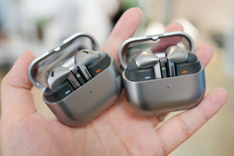 Các yếu tố ảnh hưởng đến giá Samsung Galaxy Buds 4