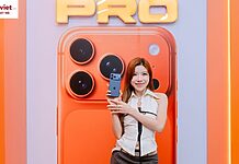 Trang Pháp sắm iPhone 17 Pro Max tại Di Động Việt