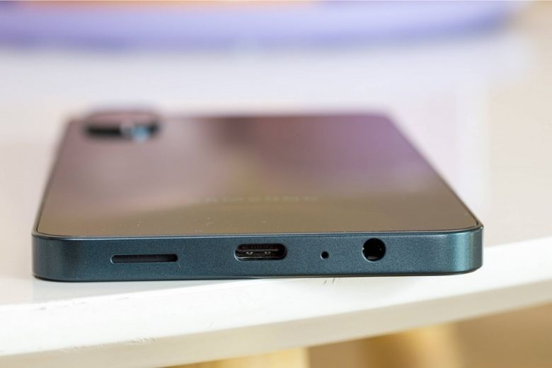 Trên tay Samsung Galaxy A07: Ngoại hình đẹp, cập nhật phần mềm 6 năm 20 trên tay Samsung Galaxy A07 - Cổng sạc USB-C