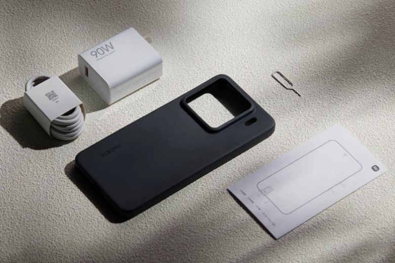 Trên tay Xiaomi Redmi Note 15