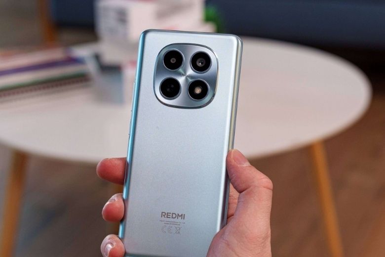 Trên tay Xiaomi Redmi Note 15