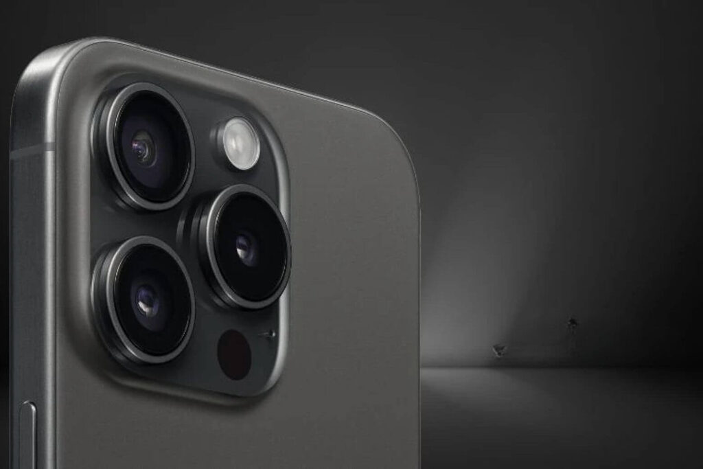 Cụm camera của Reno16 Pro là điểm nhấn lớn nhất, kết hợp độ phân giải siêu cao