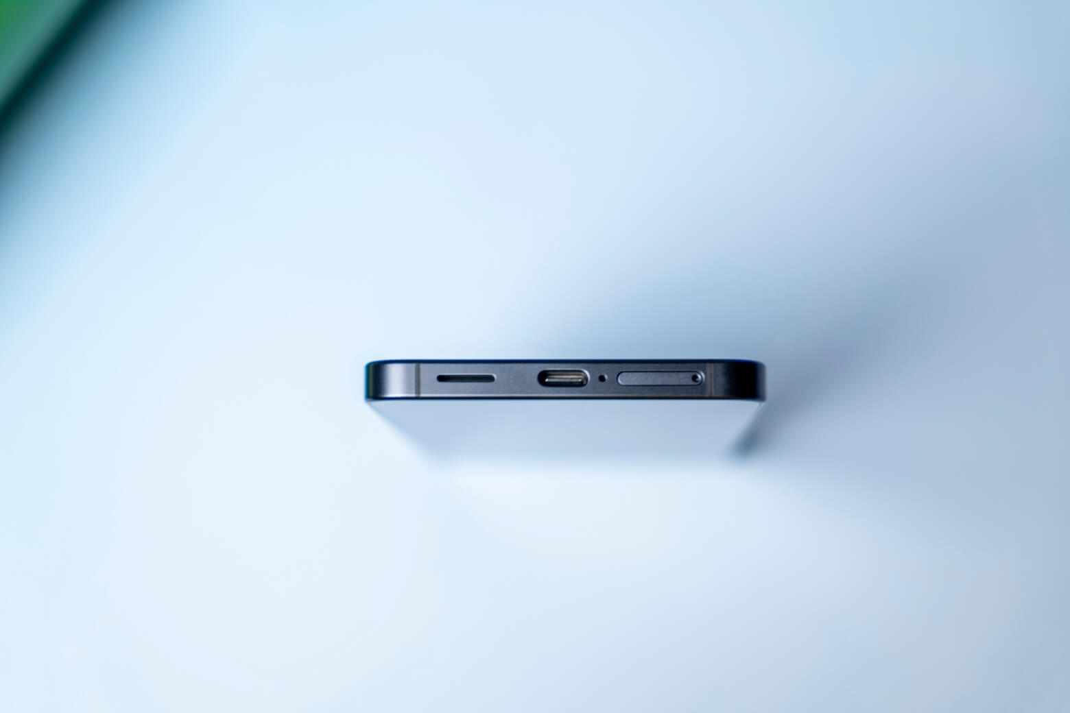 Đánh giá Samsung Galaxy S26 5G: Liệu trải nghiệm có như kỳ vọng? 11 Đánh giá Samsung Galaxy S26 5G thiết kế các cổng kết nối