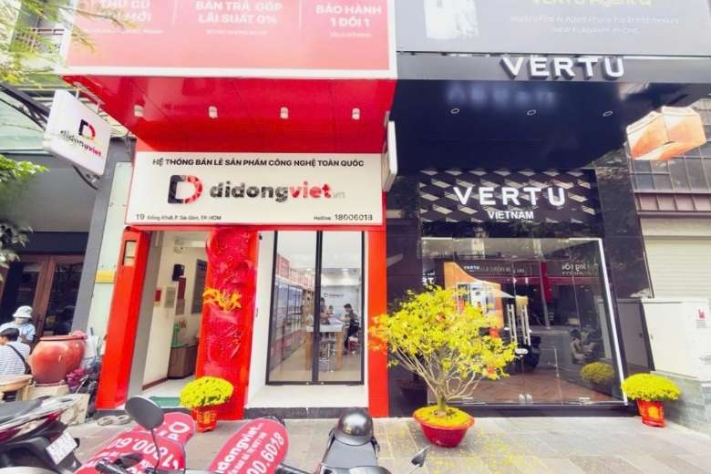 Di Động Việt Chính Thức Mở Bán Cửa Hàng Mới Tại 19 Đồng Khởi: Trải Nghiệm Mua Sắm Đẳng Cấp Ngay Trung Tâm TP.HCM 6 Mở bán Di Động Việt 19 Đồng Khởi - Ảnh mặt tiền cửa hàng