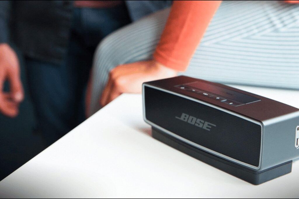 Loa Bose của nước nào? 5 lý do tạo nên ""tượng đài"" âm thanh Mỹ 10 Bose Corporation ra đời năm 1964 từ sứ mệnh cải thiện chất lượng âm thanh của Tiến sĩ Amar G. Bose tại MIT.