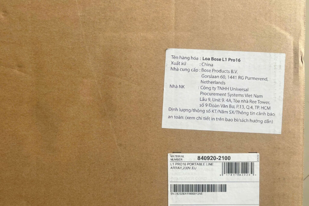 Loa Bose của nước nào? 5 lý do tạo nên ""tượng đài"" âm thanh Mỹ 11 Bose vận hành mô hình sản xuất đa quốc gia với nhà máy tại Mỹ, Mexico, Malaysia và Trung Quốc để tối ưu chi phí và logistics.