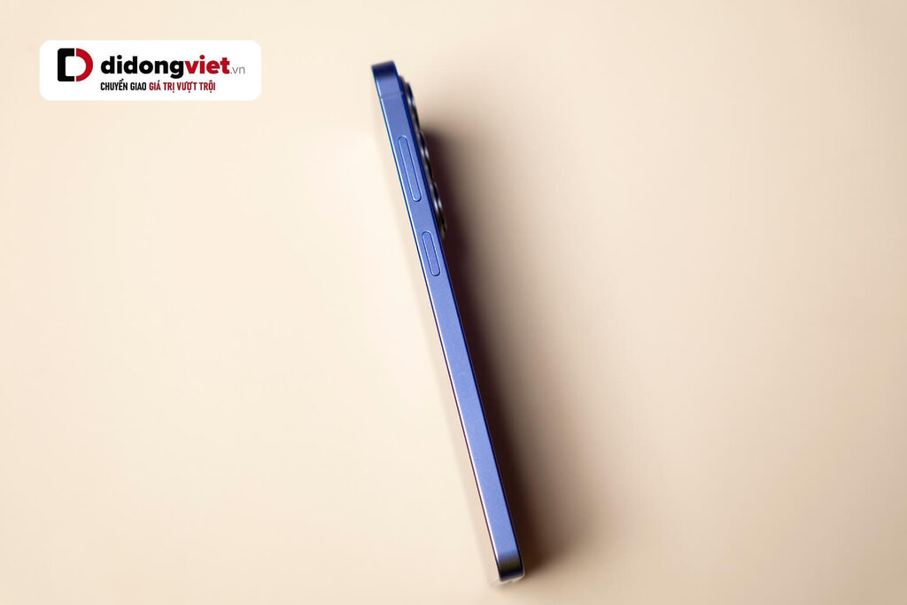 Samsung Galaxy S26 Plus có gì mới — chip 2nm đầu tiên thế giới, camera Adaptive Pixel zoom 30x, pin sạc 45W, mỏng 7.3mm 12 S26 Plus nhỏ gọn với khung Armor Aluminum cứng hơn