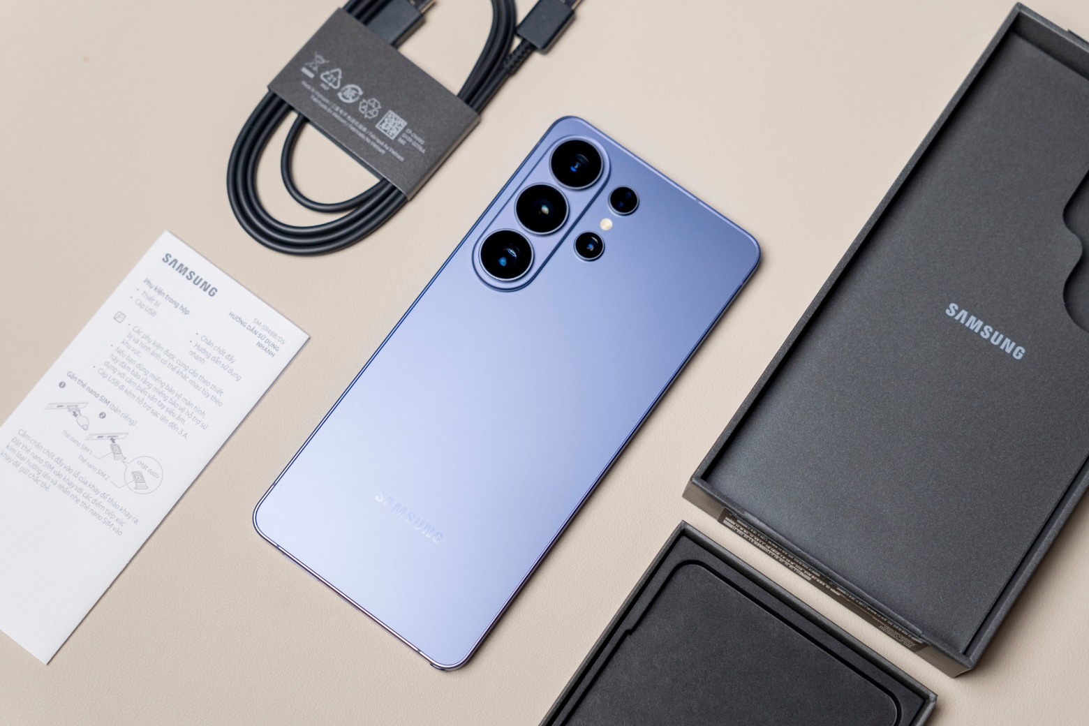 So sánh Samsung Galaxy S26 Ultra vs iPhone 17 Pro Max chi tiết 13 So sánh Pin và sạc