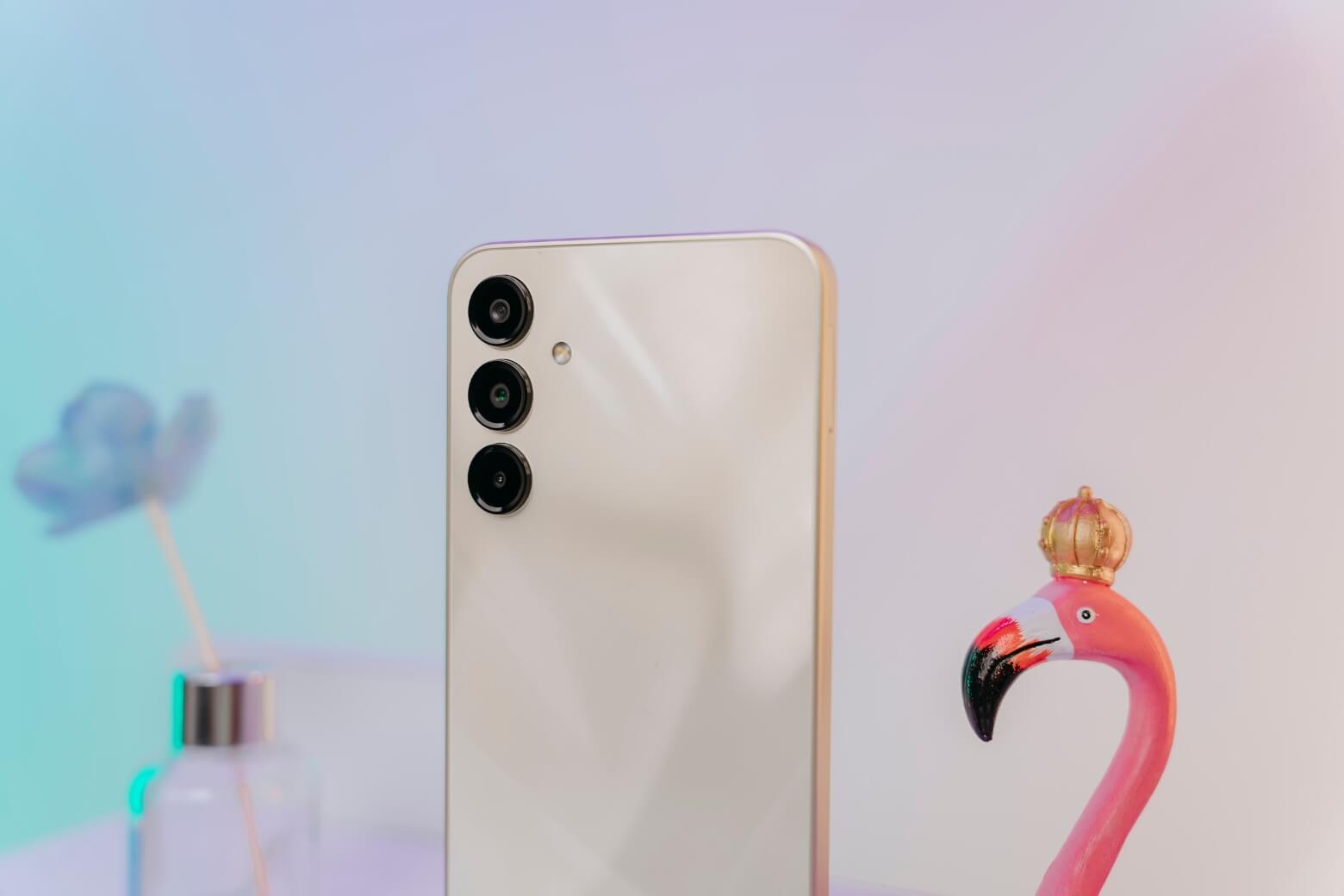 So sánh Samsung Galaxy A17 5G và A16 5G chi tiết: Lựa chọn nào tốt hơn? 13 So sánh Samsung Galaxy A17 và A16 về quay video