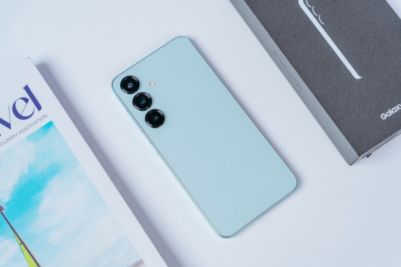 So sánh Samsung Galaxy S26 với Samsung Galaxy S25 camera