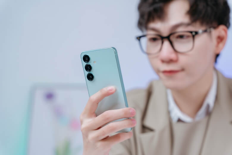 So sánh Samsung Galaxy S26 với Samsung Galaxy S25 trọng lượng