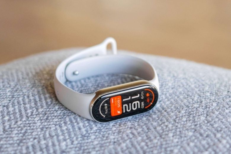 so sánh Xiaomi Band 10 và Band 9 - chất liệu nhựa polyme