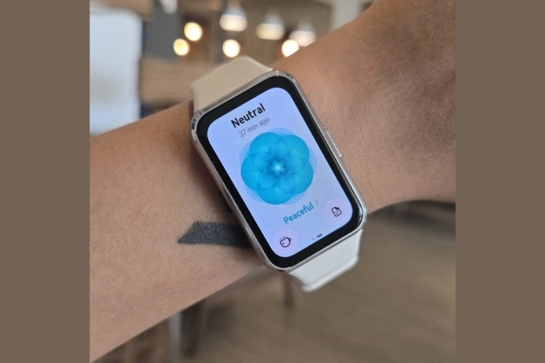 trên tay Huawei Band 11 - Màn hình lớn 1.62 inch