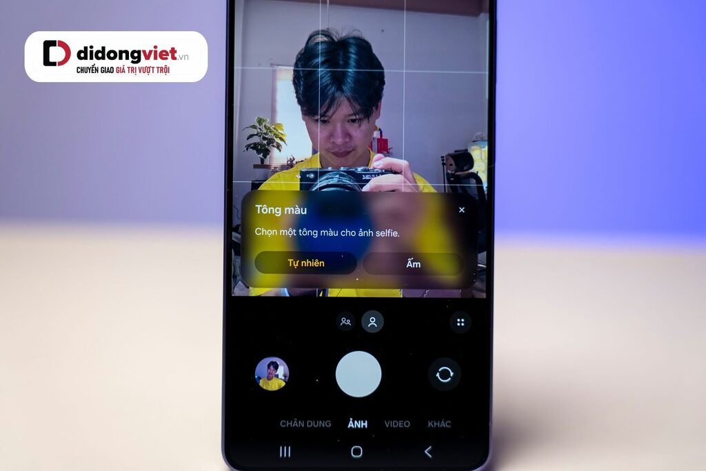 AI trên Samsung S26 Ultra có gì mới? Công nghệ với Privacy Display đỉnh cao, tạo ảnh thế hệ mới 17 Photo Assist cho phép bạn chỉnh sửa ảnh chỉ bằng lệnh văn bản.