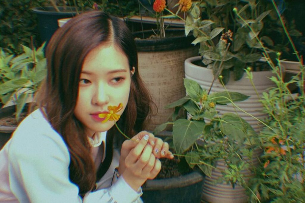 24 App chụp ảnh đẹp iPhone miễn phí, rõ nét không nên bỏ qua 43 App màu phim, Vintage & Lifestyle — app chụp ảnh đẹp iPhone với bộ lọc phim cổ, tạo thẩm mỹ nhất quán