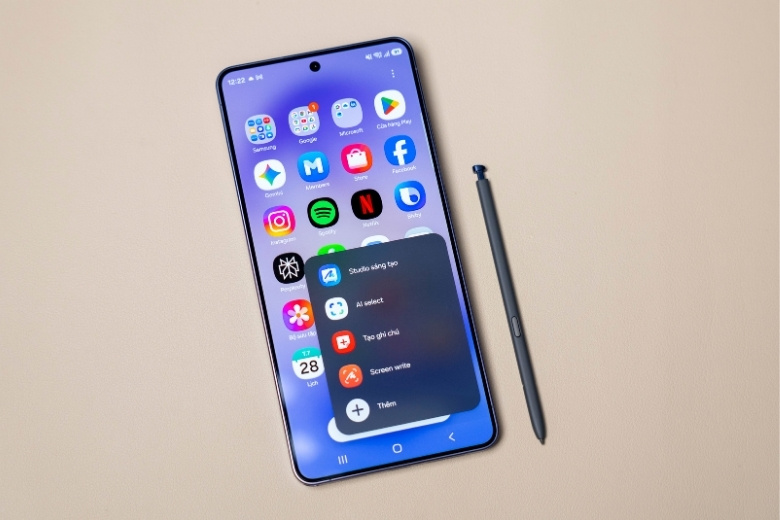 Đập hộp Samsung Galaxy S26 Ultra tại Di Động Việt: Cảm giác thực tế ngay khi bóc seal 20 Bút S Pen và Galaxy AI của Samsung Galaxy S26 Ultra
