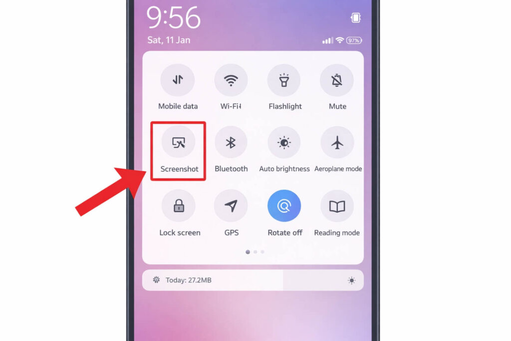 Nhấn nút screenshot trên thanh thông báo là cách chụp ảnh đơn giản, cho phép sửa, chia sẻ hoặc xóa ngay lập tức.