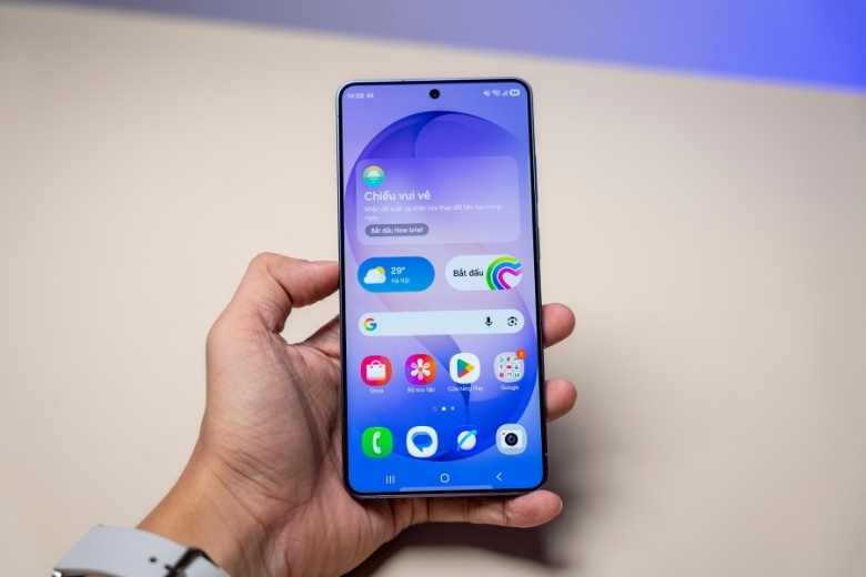 Đập hộp Samsung Galaxy S26 Ultra tại Di Động Việt: Cảm giác thực tế ngay khi bóc seal 14 Cảm giác khi cầm Galaxy S26 Ultra lần đầu