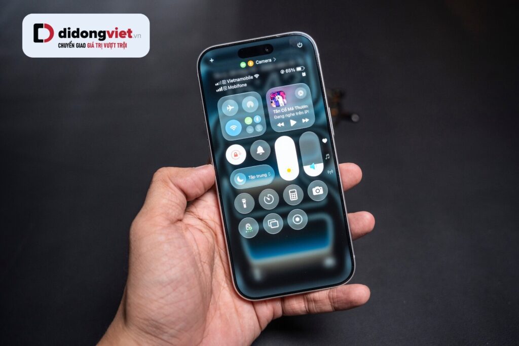 Cấu hình iPhone 17 Pro sau 6 tháng: Sức mạnh phần cứng có xứng đáng để lên đời? 18 A19 Pro với Neural Engine 16 lõi xử lý AI on-device zero-latency, nhanh gấp đôi iPhone 14 Pro