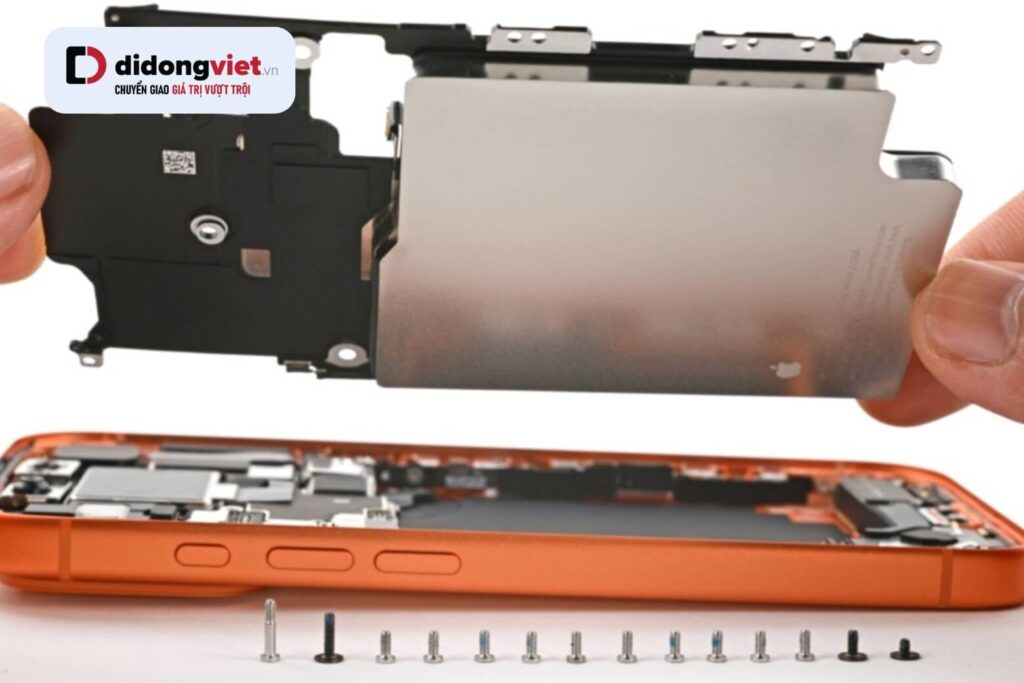 Cấu hình iPhone 17 Pro sau 6 tháng: Sức mạnh phần cứng có xứng đáng để lên đời? 20 Vapor Chamber tản nhiệt đều khung máy giữ ổn định 72% hiệu năng