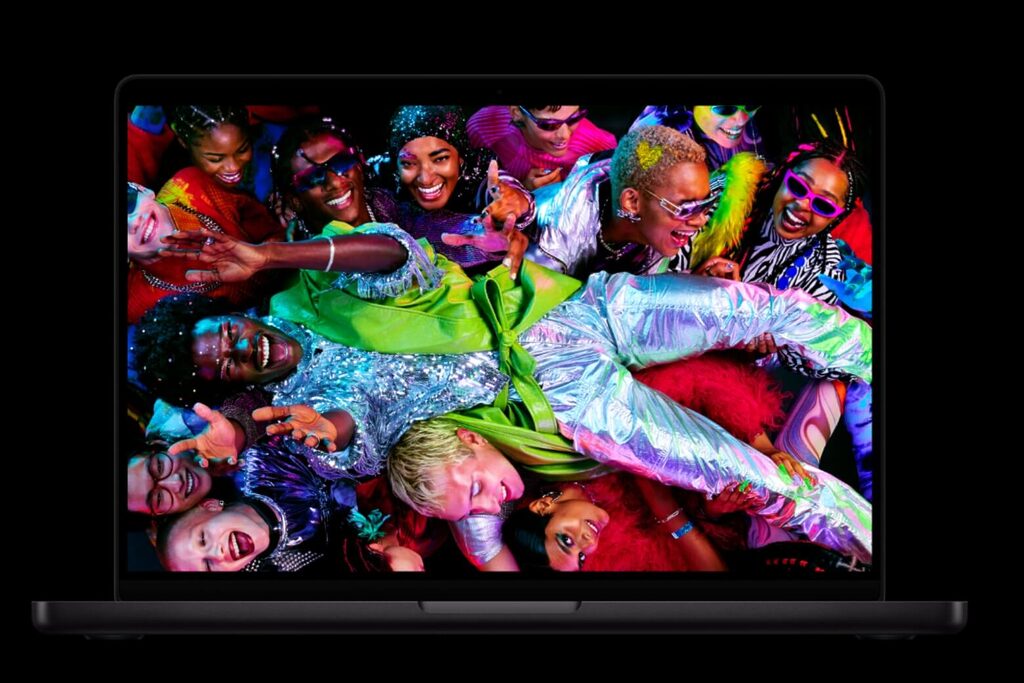 Cấu hình MacBook Pro M5 - Hiệu Năng Vô Cùng Mạnh Mẽ Với Chip M5 Pro 12 MacBook Pro M5 có màn hình Liquid Retina XDR sáng 1600 nit, lý tưởng cho chỉnh sửa ảnh.