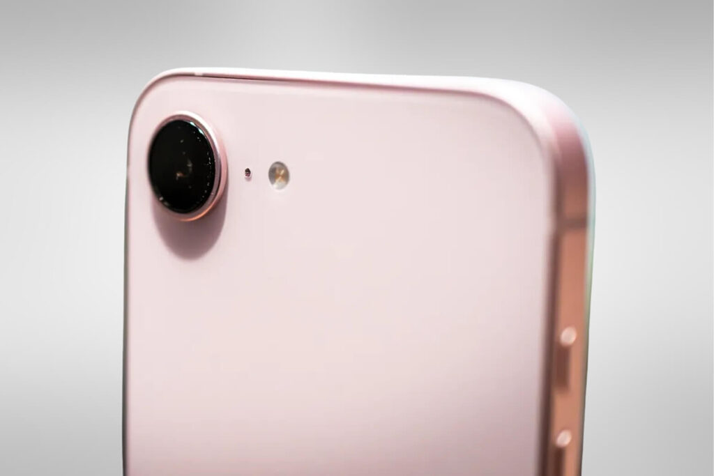 Có nên mua iPhone 17e? Phù hợp với ai? Giá bán chính thức tại Di Động Việt 16 có nên mua iPhone 17e - giá bán tại Di Động Việt