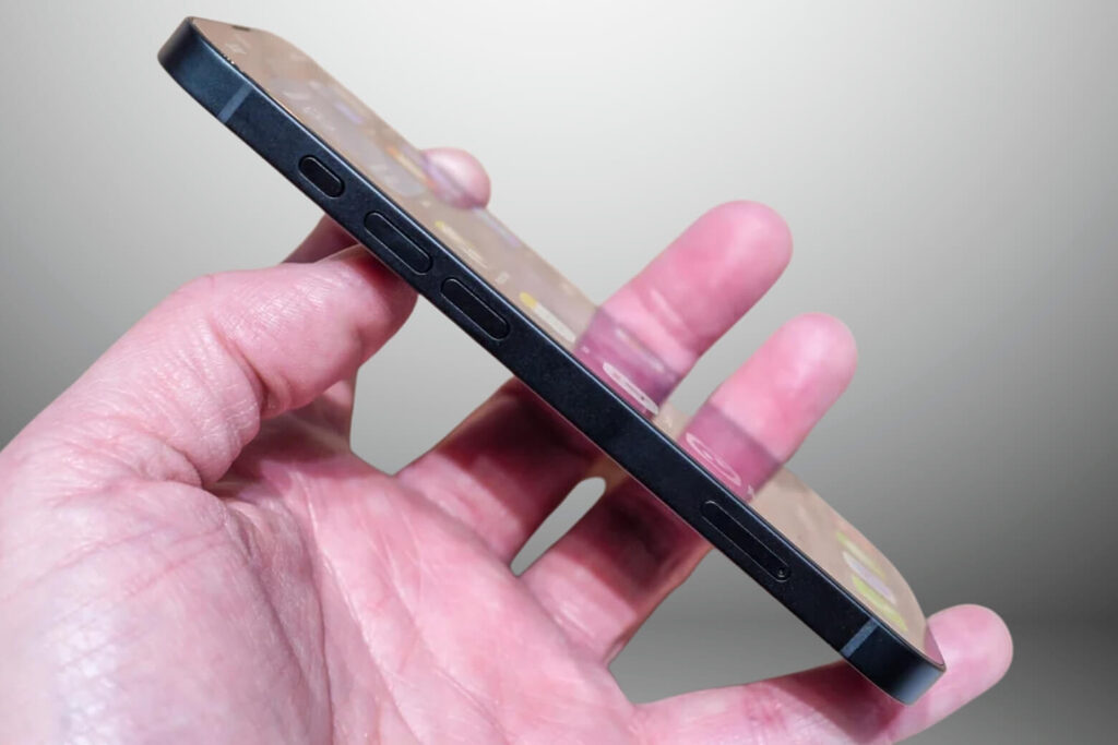 Có nên mua iPhone 17e? Phù hợp với ai? Giá bán chính thức tại Di Động Việt 14 có nên mua iPhone 17e - Pin 4005mAh