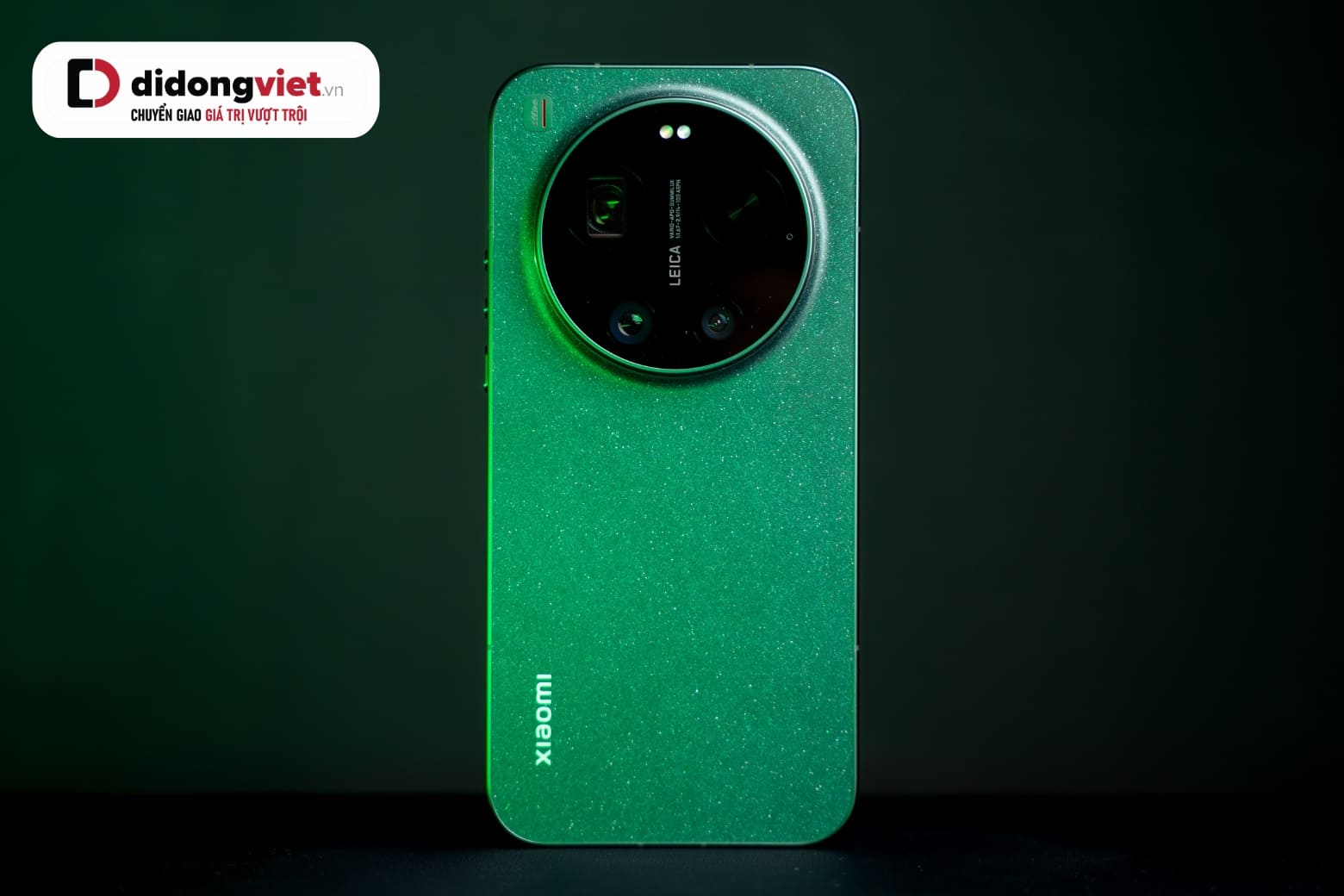 Có nên mua Xiaomi 17 Ultra? Giải đáp toàn diện cho người dùng 2026 9 Thiết kế cao cấp với khung nhôm hợp kim và mặt lưng composite