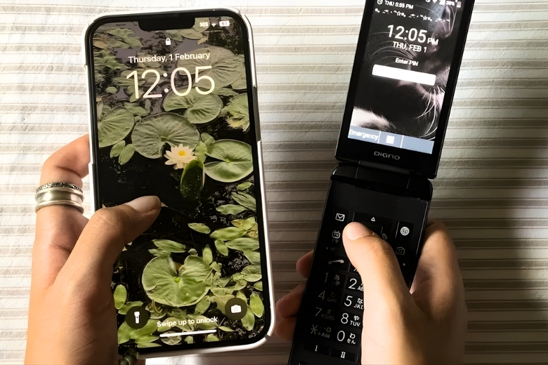 Điện thoại thông minh là gì? Định nghĩa, cấu tạo và xu hướng smartphone 2026 13 Điện thoại thông minh khác biệt so với điện thoại thông thường