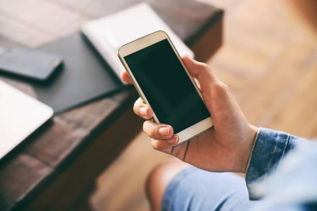 Điện thoại tự nhiên tắt nguồn mở không lên - Nguyên nhân và cách khắc phục hiệu quả 12 Hard Reset xóa sạch bộ nhớ tạm và reset thành phần điều khiển