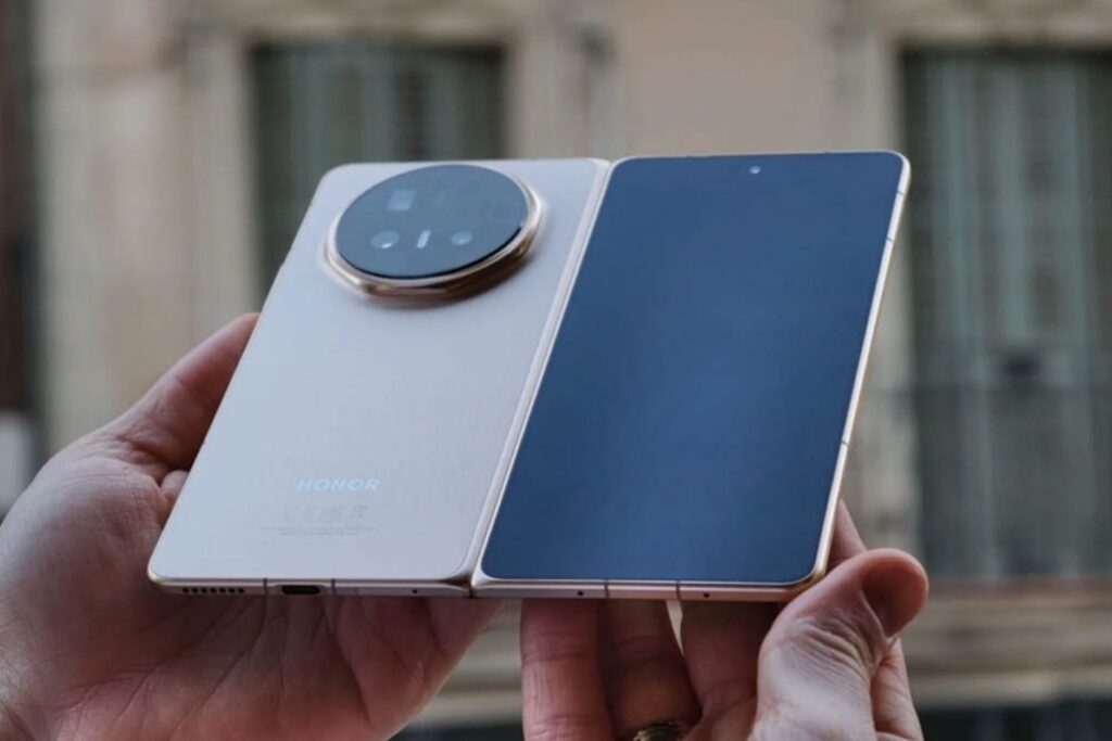 Khám phá Honor Magic V6 có mấy màu? Hướng dẫn chọn phiên bản “chuẩn gu” 14 Honor Magic V6 có mấy màu? - Màn hình