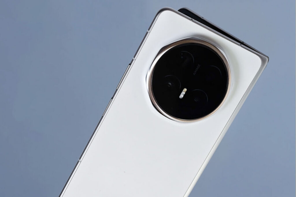 Khám phá Honor Magic V6 có mấy màu? Hướng dẫn chọn phiên bản “chuẩn gu” 11 Honor Magic V6 có mấy màu? - Màu Trắng