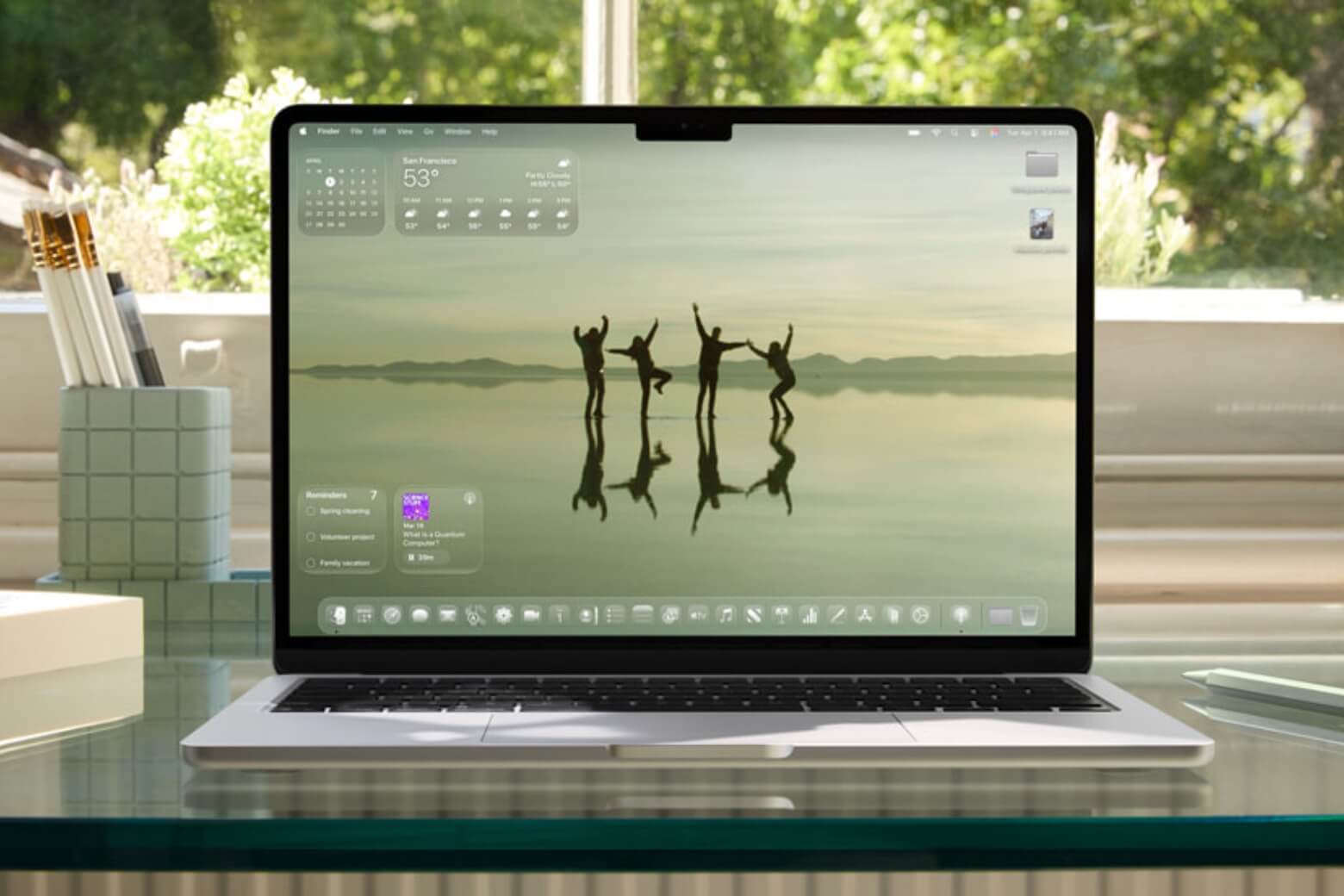 Liquid Glass là gì? Thiết kế giao diện mới của Apple trên iOS 26 18 Liquid Glass là gì trên macOS Tahoe