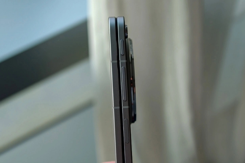 OPPO Find N6 có mấy màu? Chi tiết bảng màu và cấu hình "hủy diệt" vừa ra mắt 11 OPPO Find N6 có mấy màu? - Thiết kế siêu mỏng