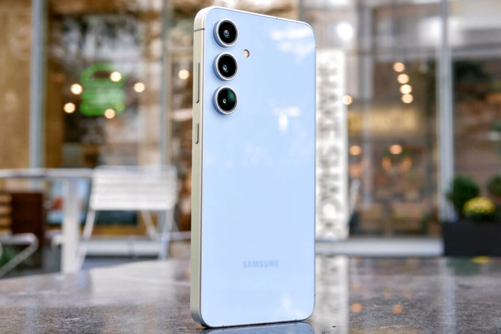 Samsung Galaxy S26 FE ra mắt: Màn hình 6.7 inch, pin khủng và giá cực hời 12 Samsung Galaxy S26 FE ra mắt - Camera