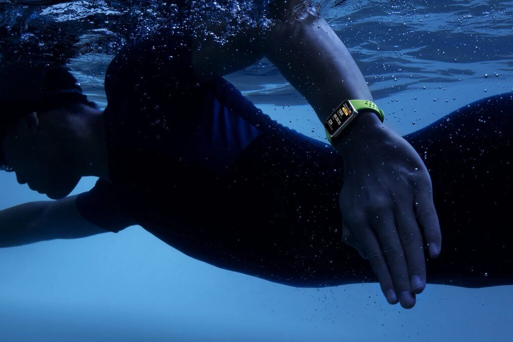 So sánh Huawei Band 11 và Huawei Band 10 - Chọn chiếc nào phù hợp nhất? 20 Band 10 ưu việt với 100 chế độ tập luyện đa dạng và độ chính xác 95%