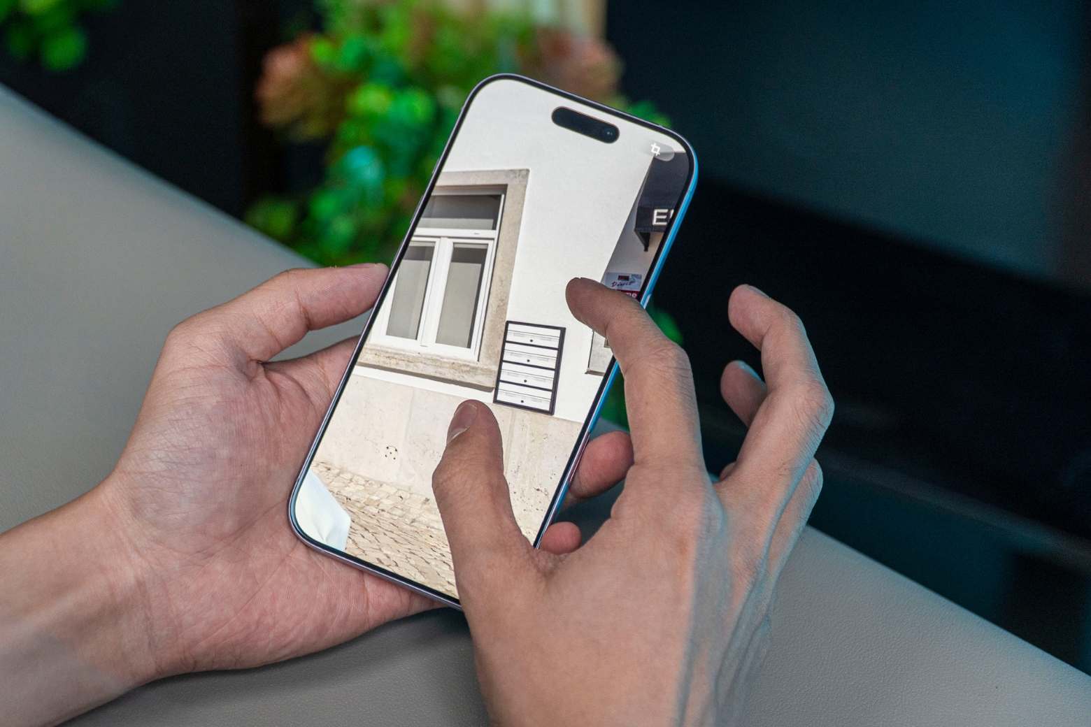 So sánh iPhone 17e vs iPhone 17 chi tiết: Bản nào đáng mua hơn? 15 So sánh iPhone 17e vs iPhone 17 ProMotion 120Hz