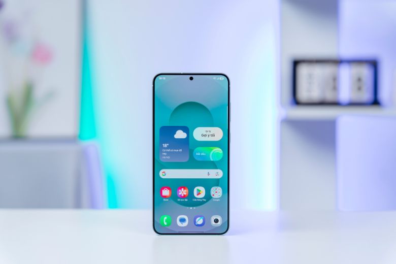 So sánh Samsung Galaxy S26 Plus với Samsung Galaxy S25 Plus- Những cải tiến vượt bật 17 Galaxy S25+ trang bị màn hình Dynamic AMOLED 2X 6.7 inch với độ phân giải Quad HD+ (3120 x 1440 pixels)