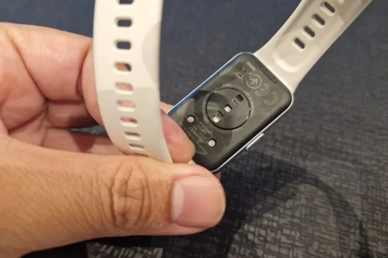 Trải nghiệm Huawei Band 11 thực tế có đáng mua? 10 trải nghiệm Huawei Band 11 - cảm biến sức khỏe mới