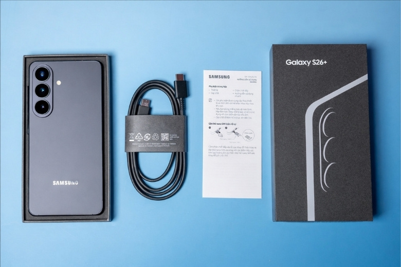 Mở hộp Samsung Galaxy S26 Plus tại Di Động Việt: Đẳng cấp flagship 2026 9 Trải nghiệm mở hộp Samsung Galaxy S26 Plus