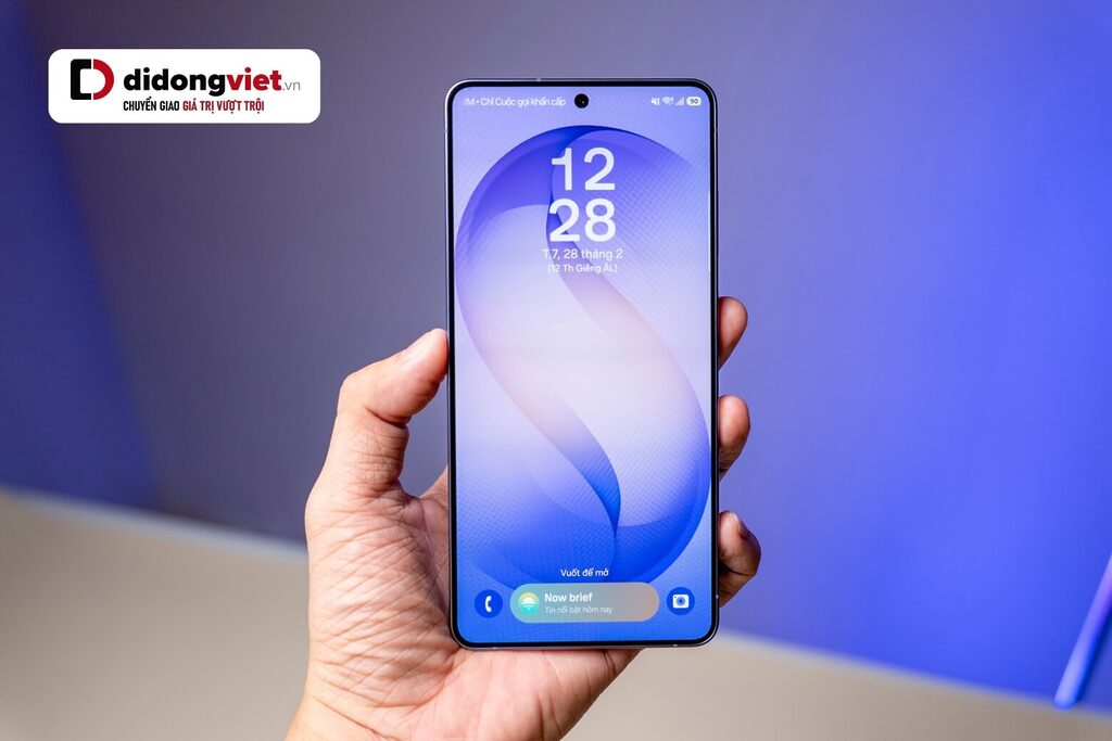 Trải nghiệm Samsung Galaxy S26 Ultra: Camera F/1.4 sáng nhất, chip Snapdragon 8 Elite Gen 5 for Galaxy khủng 20 Trải nghiệm xem phim trên màn hình 6,9 inch Dynamic AMOLED của Samsung S26 Ultra