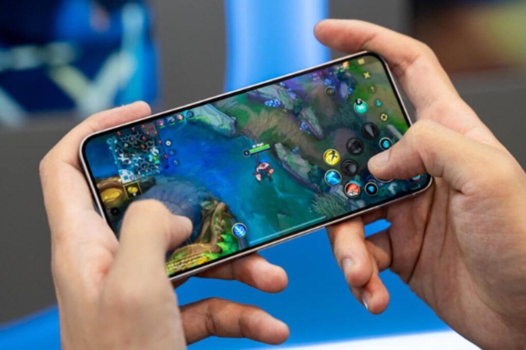 Trên tay Samsung Galaxy A37 – Camera OIS, màn hình AMOLED 1900 nits trong tầm tay tầm trung 21 Galaxy A37 chơi Liên Quân cao cấp không lag, PUBG mức trung ổn – Gaming tầm trung tốt.