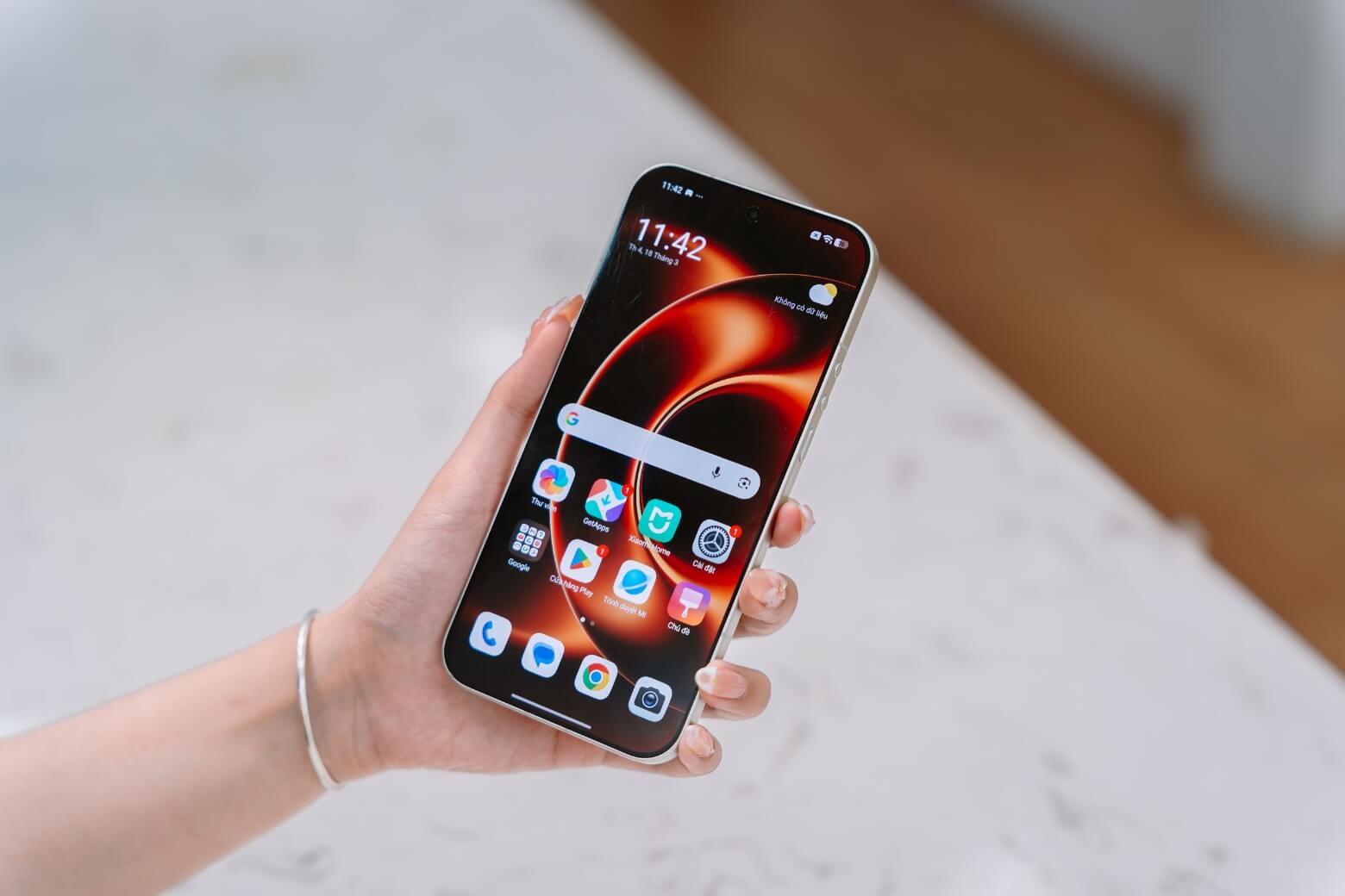 Trên tay Xiaomi 17 Ultra: Flagship Leica với pin 6000mAh, sạc 90W 31 Trên tay Xiaomi 17 Ultra HyperOS 3 mới