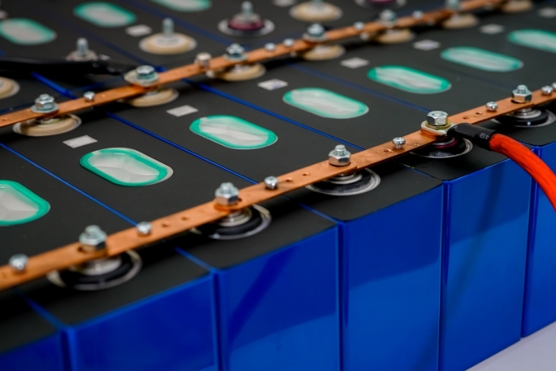 Pin Lithium là gì? Cấu tạo, nguyên lý và bí kíp sử dụng bền bỉ nhất 9 Quy trình sạc chuẩn và mẹo bảo quản pin lithium