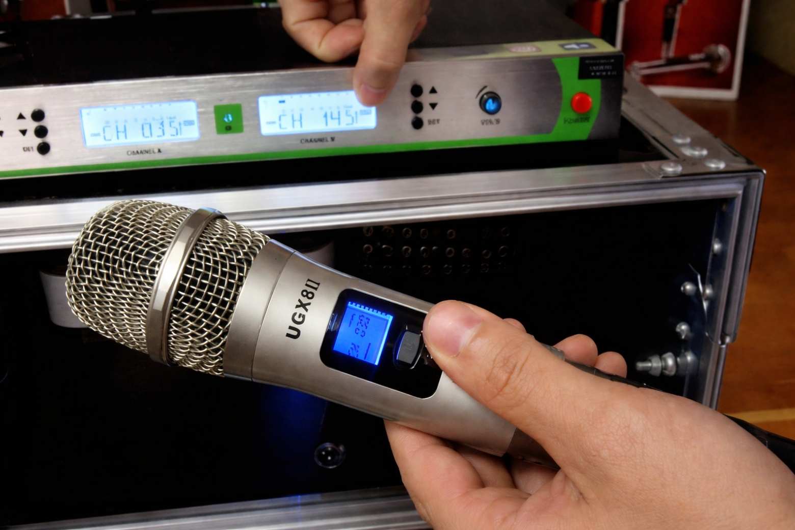 Cách kết nối micro không dây với loa chuẩn kỹ thuật, tiếng trong 9 Cách kết nối micro không dây với loa điều chỉnh âm thanh