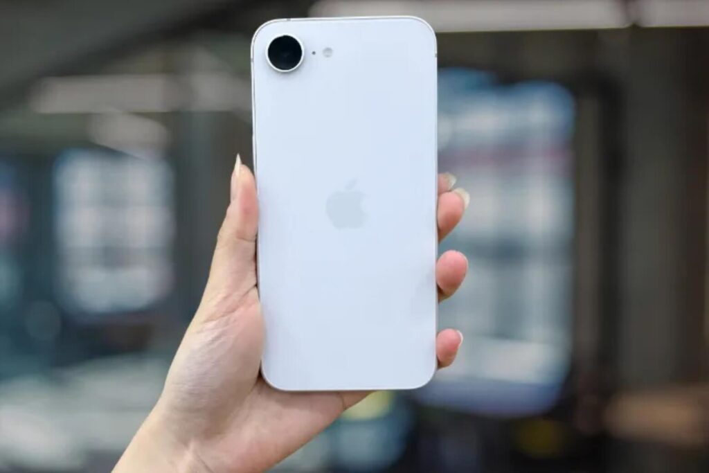 Cấu hình iPhone 16e chi tiết: Chip A18, RAM 8GB và những điểm đánh đổi 12 Cấu hình iPhone 16e