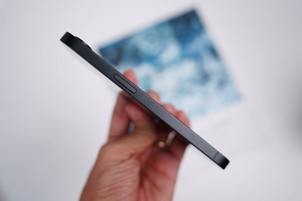 Cấu hình iPhone 16e chi tiết: Chip A18, RAM 8GB và những điểm đánh đổi 13 Cấu hình iPhone 16e