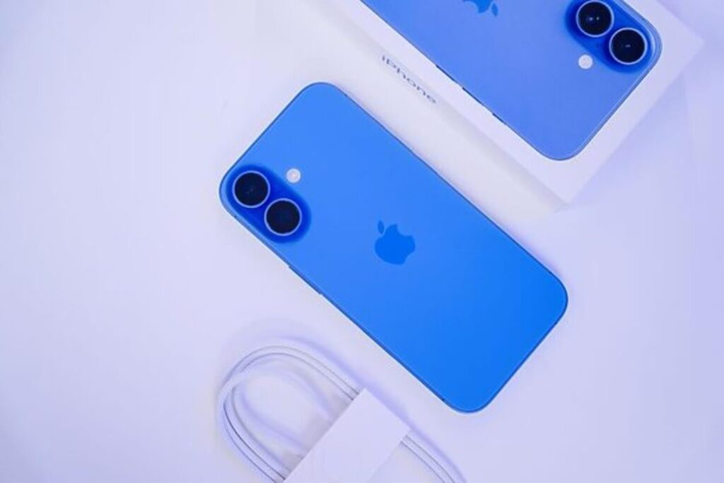 Đánh giá camera iPhone 16- Camera Fusion 48MP, Autofocus Ultra Wide, Camera Control 18 Chống rung sensor-shift ổn định, quay 4K 60fps mượt như dùng gimbal.